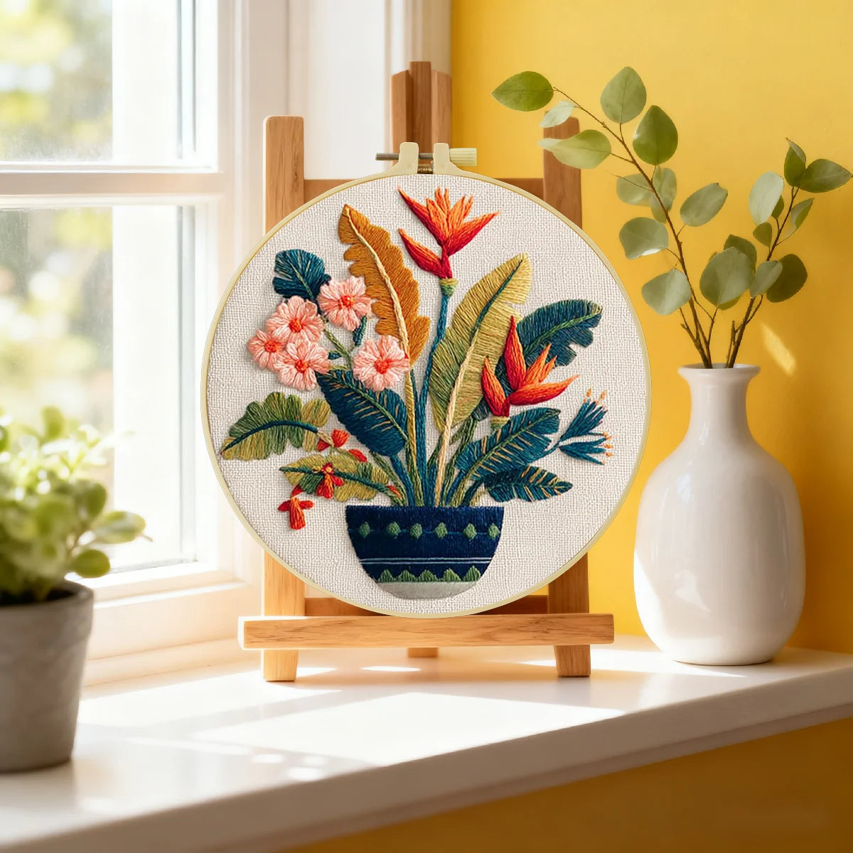 Handbestickter Wandsticker mit Hochlandrindmotiv – Wanddekoration im Landhausstil