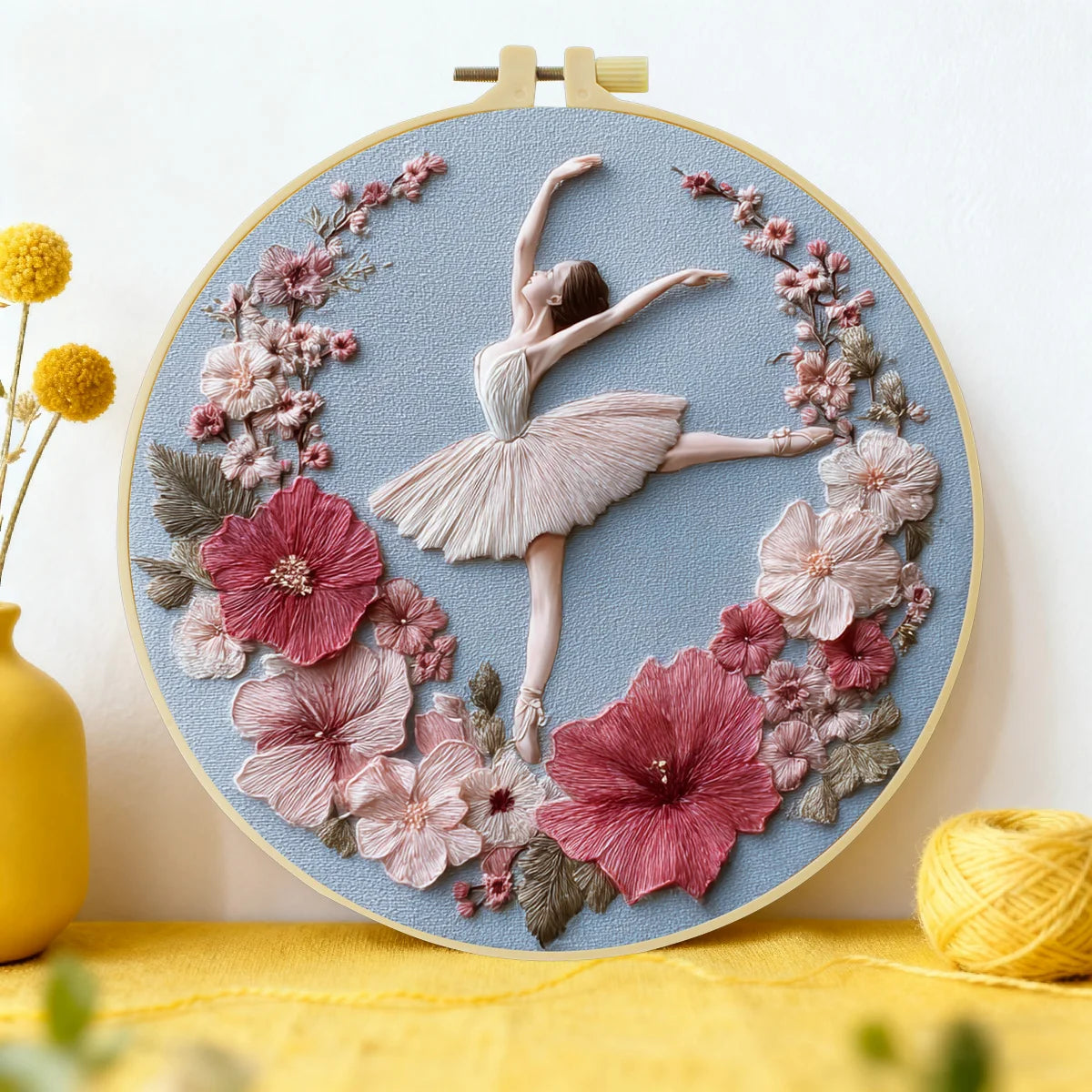 Handgefertigte Wanddekoration mit Ballerina-Blumenstickerei – Elegante Balletttänzerin-Faserdekoration
