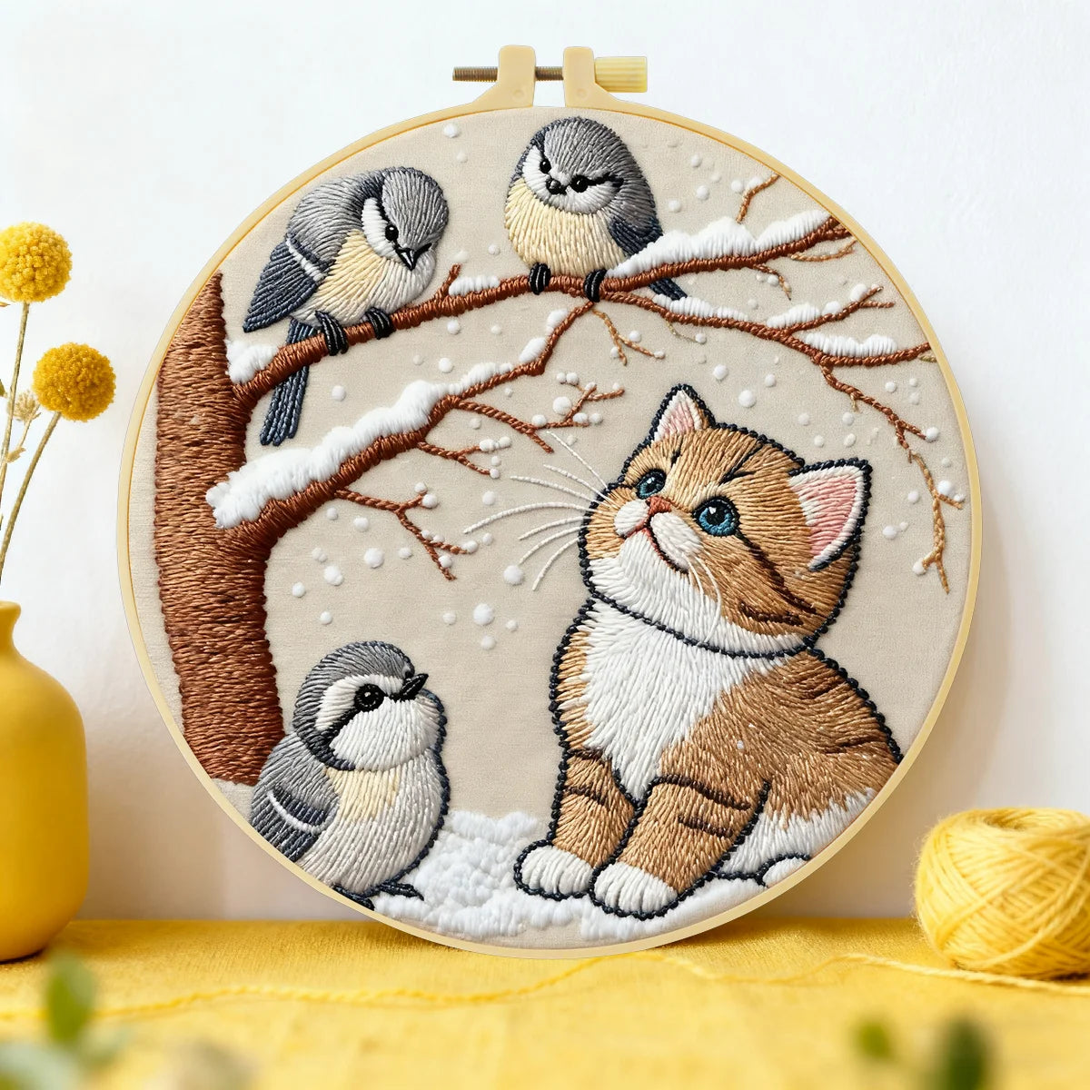 Winterkätzchen & Schneevögel Stickset zum Selbermachen – Niedliches Tier-Handstickprojekt mit Stickrahmen und Garn