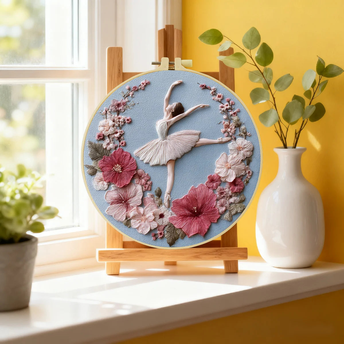 Handgefertigte Wanddekoration mit Ballerina-Blumenstickerei – Elegante Balletttänzerin-Faserdekoration Handgefertigte Wanddekoration mit Ballerina-Blumenstickerei – Elegante Balletttänzerin-Faserdekoration