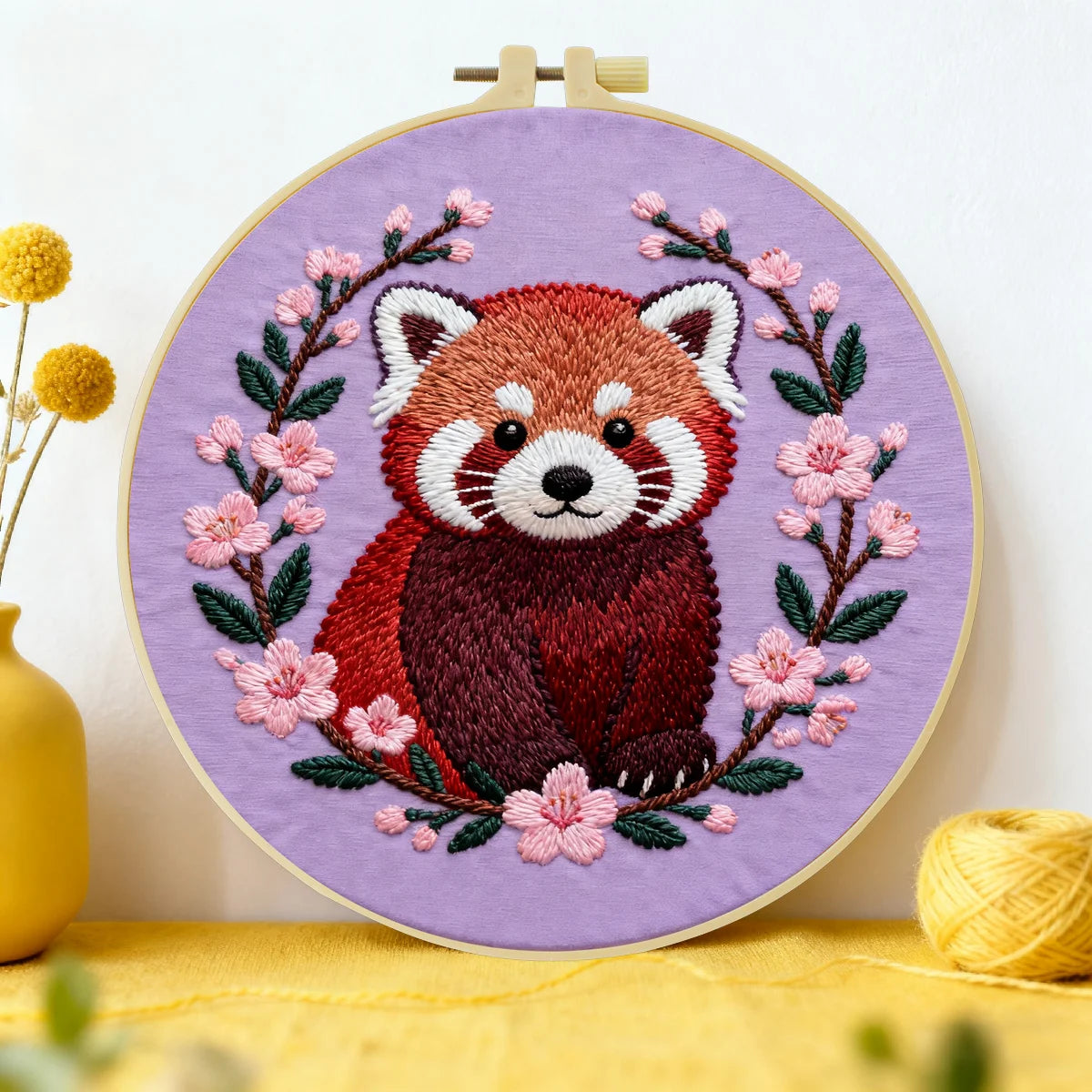 Stickset „Roter Panda“ – Niedliches Tierstickset für Anfänger mit Stickrahmen, Vorlage und Garn